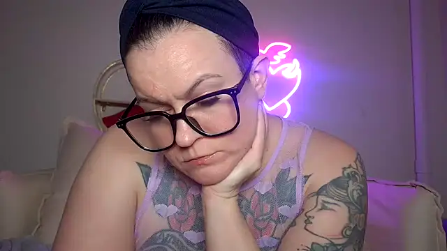 Snapshot of quinnmariexo chatting on 8, 2, 2026 quinnmariexo online show from 8, 2, 2026