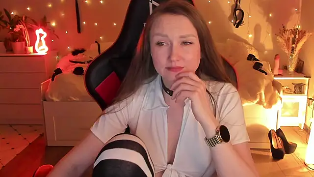 desperatehousewife   online show from 7, 3, 2025