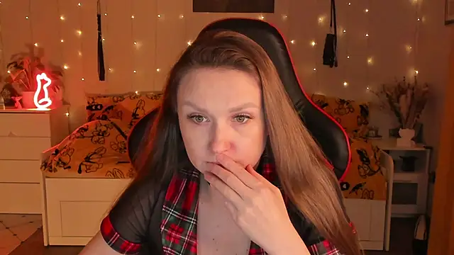 desperatehousewife   online show from 9, 9, 2025