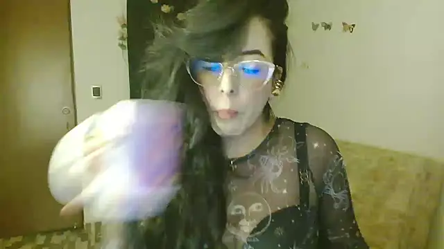 Snapshot of ella_peck chatting on 4, 5, 2026 ella peck online show from 4, 5, 2026