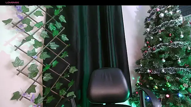 Snapshot of vale_bunny23 chatting on 21, 12, 2024 vale bunny23 online show from 21, 12, 2024