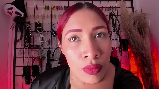 charrlotte quinn online show from 15, 12, 2025