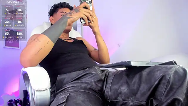 Snapshot of zack-fentty chatting on 15, 6, 2026 zack-fentty online show from 15, 6, 2026