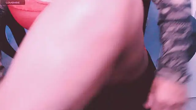 Snapshot of foxypam chatting on 8, 10, 2025 foxypam online show from 8, 10, 2025