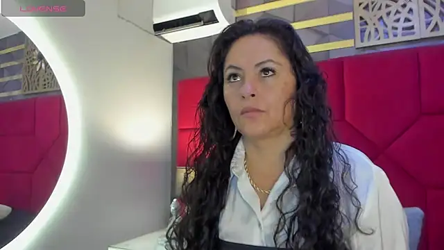 Snapshot of hanny_milf chatting on 1, 3, 2025 hanny milf online show from 1, 3, 2025