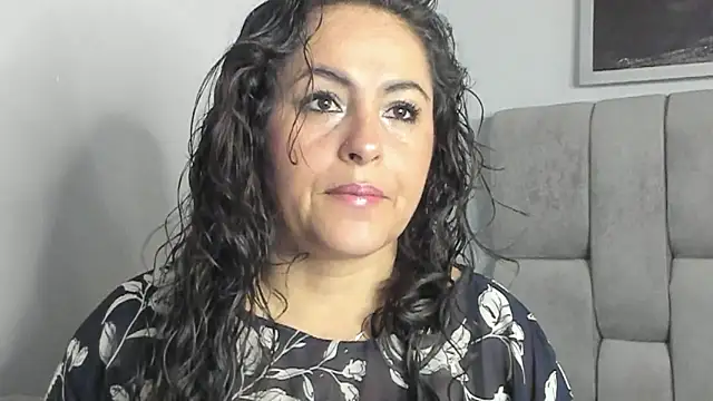 Snapshot of hanny_milf chatting on 24, 9, 2025 hanny milf online show from 24, 9, 2025