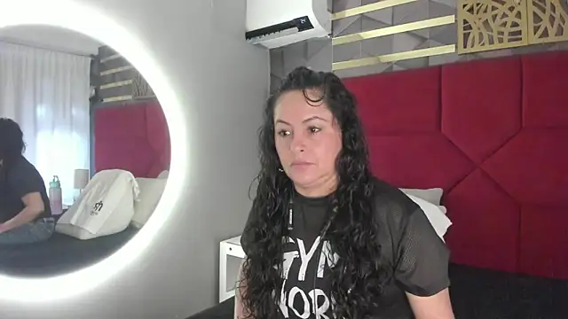 Snapshot of hanny_milf chatting on 18, 4, 2026 hanny milf online show from 18, 4, 2026