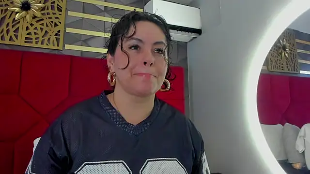 Snapshot of hanny_milf chatting on 2, 5, 2026 hanny milf online show from 2, 5, 2026