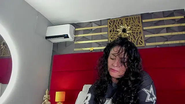 Snapshot of hanny_milf chatting on 13, 5, 2026 hanny milf online show from 13, 5, 2026