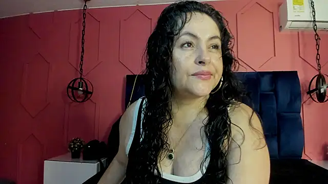 Snapshot of hanny_milf chatting on 26, 5, 2026 hanny milf online show from 26, 5, 2026