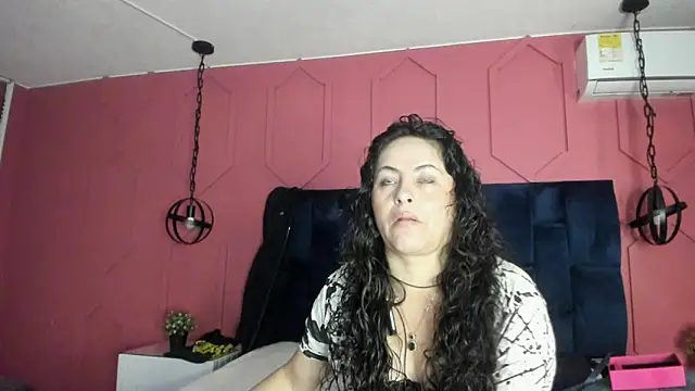Snapshot of hanny_milf chatting on 28, 5, 2026 hanny milf online show from 28, 5, 2026