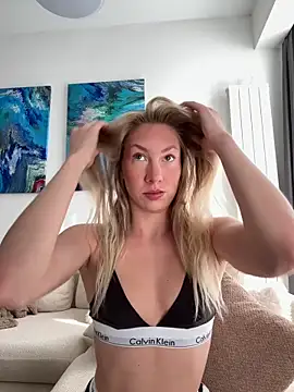 LuisaBecker online show from 21, 2, 2026