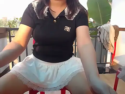 Nanaly Sweet online show from 21, 3, 2025