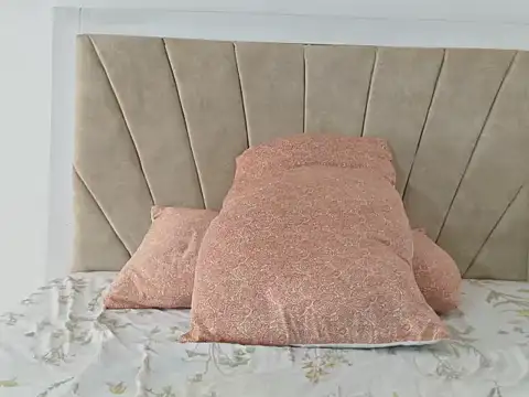 petitechocolate964 online show from 1, 2, 2025