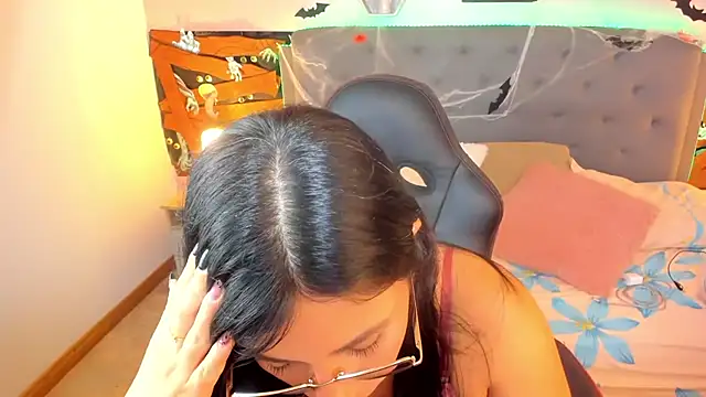 Snapshot of Latin_Rachell3 chatting on 18, 10, 2025 Latin Rachell3 online show from 18, 10, 2025