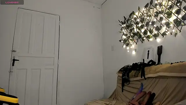 Chica hot dirty online show from 17, 12, 2024