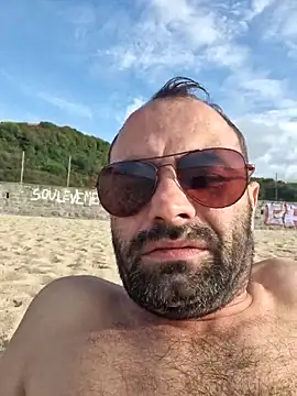 robertilevis online show from 9, 9, 2025