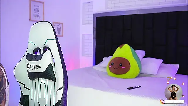 Marianamonroe  online show from 12, 1, 2026