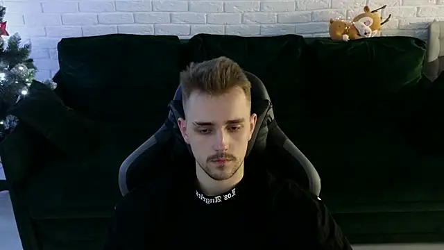 Larstar01 online show from 22, 12, 2024