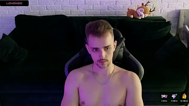 Larstar01 online show from 8, 1, 2025