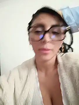 tiffani  love online show from 27, 6, 2026