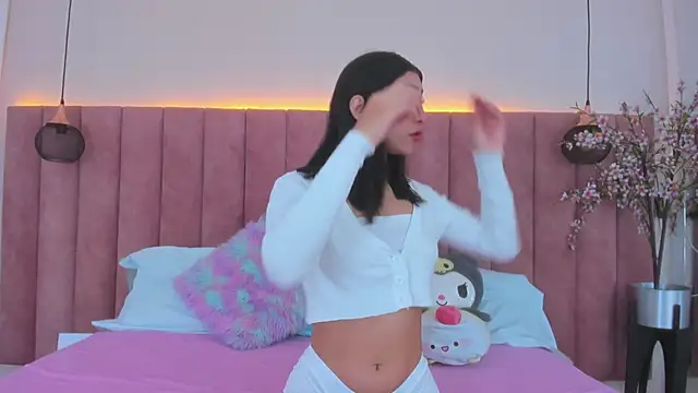 Snapshot of MarianaBranzz chatting on 23, 1, 2025 MarianaBranzz online show from 23, 1, 2025