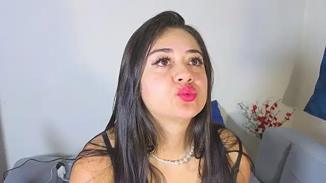 nahomi sweett online show from 1, 4, 2026