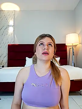 Emmaa Blonde online show from 28, 9, 2025