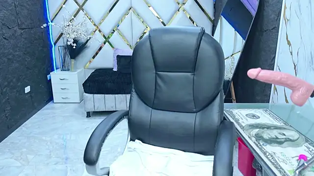 sammanta boobs online show from 21, 7, 2026