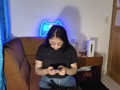 Snapshot of Caroll_Luna chatting on 2, 12, 2024 Caroll Luna online show from 2, 12, 2024