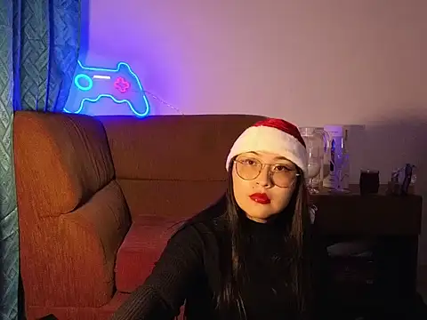 Snapshot of Caroll_Luna chatting on 6, 12, 2024 Caroll Luna online show from 6, 12, 2024