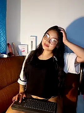 Snapshot of Caroll_Luna chatting on 18, 12, 2024 Caroll Luna online show from 18, 12, 2024
