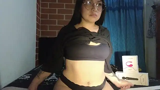 Snapshot of Caroll_Luna chatting on 8, 3, 2025 Caroll Luna online show from 8, 3, 2025
