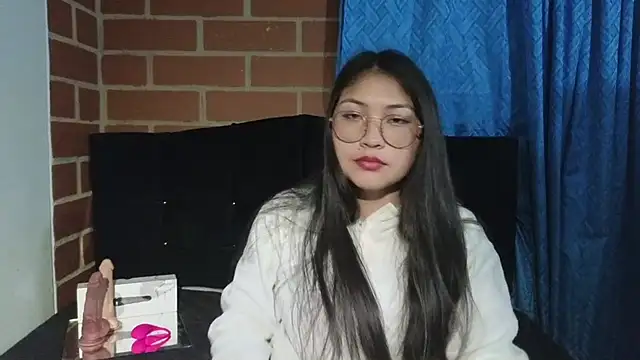 Snapshot of Caroll_Luna chatting on 22, 3, 2025 Caroll Luna online show from 22, 3, 2025