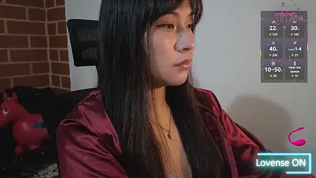 Snapshot of Caroll_Luna chatting on 4, 10, 2025 Caroll Luna online show from 4, 10, 2025