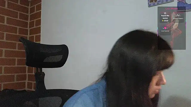 Snapshot of Caroll_Luna chatting on 14, 10, 2025 Caroll Luna online show from 14, 10, 2025