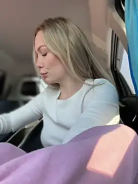 LavenderHot online show from 5, 3, 2025