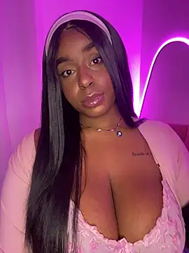 Snapshot of latinababyy chatting on 6, 1, 2025 latinababyy online show from 6, 1, 2025