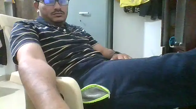 naughtymike0007 online show from 6, 1, 2025