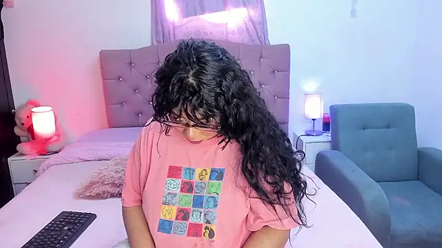 Latinabombsheell online show from 9, 2, 2026