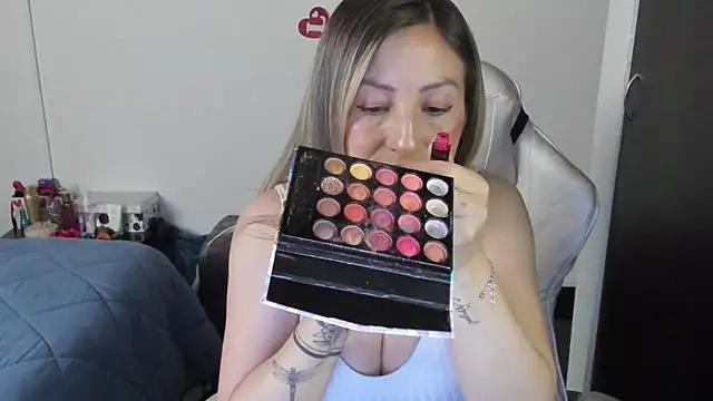 Andreina Suann online show from 8, 3, 2025