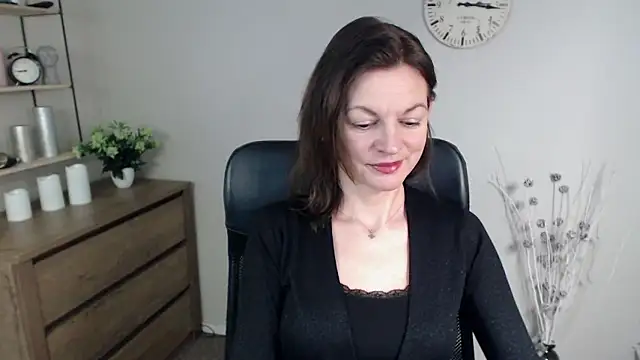 VivianWILD online show from 9, 1, 2025