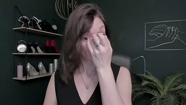 VivianWILD online show from 4, 11, 2025