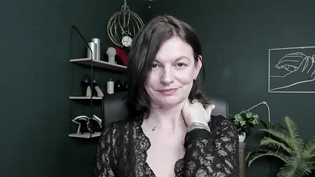 Snapshot of VivianWILD chatting on 23, 4, 2026 VivianWILD online show from 23, 4, 2026