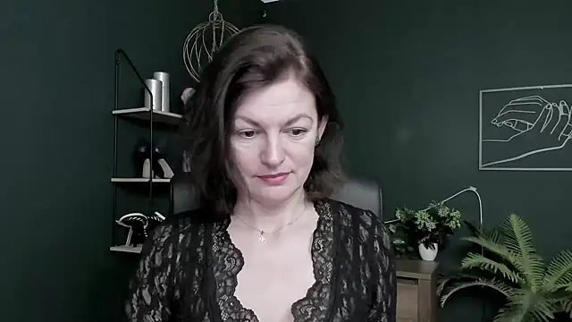 Snapshot of VivianWILD chatting on 27, 4, 2026 VivianWILD online show from 27, 4, 2026
