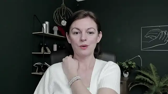Snapshot of VivianWILD chatting on 29, 5, 2026 VivianWILD online show from 29, 5, 2026