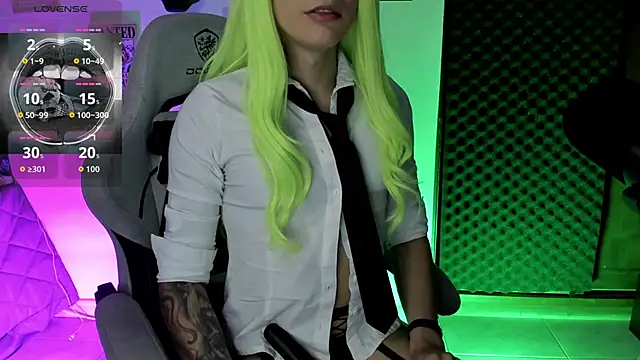 Snapshot of sofi_pretty_uwu- chatting on 2, 11, 2025 sofi pretty uwu- online show from 2, 11, 2025