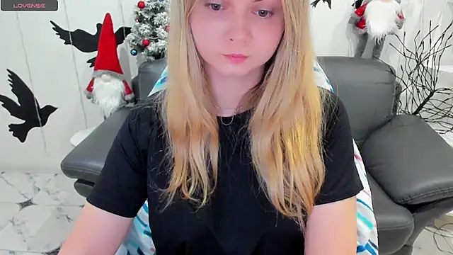 SmilingEmily  online show from 27, 12, 2024