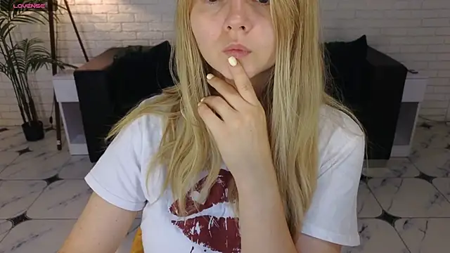 SmilingEmily  online show from 13, 9, 2025