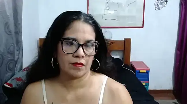 Snapshot of Mistresskloe01 chatting on 2, 12, 2024 Mistresskloe01 online show from 2, 12, 2024